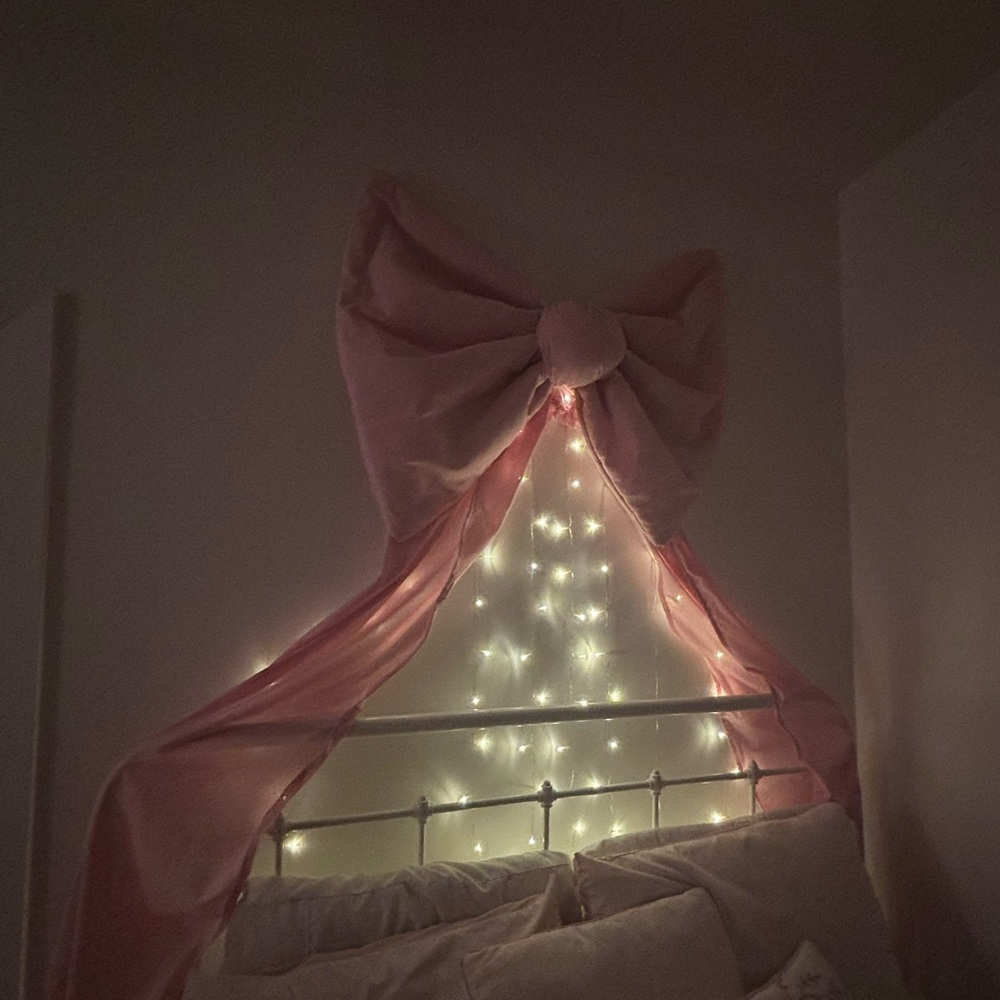 Coquette Bow For Bed